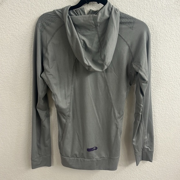 ASICS lightweight running jacket - Picture 2 of 2